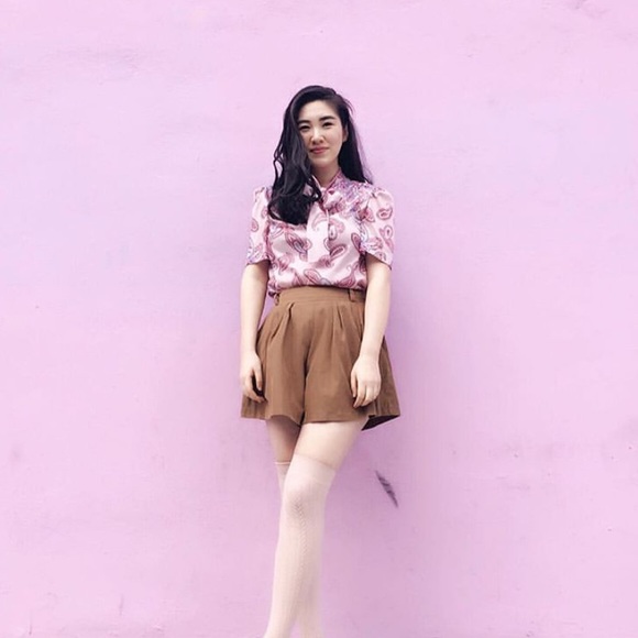 Korean Olive Green Shorts Looks Like Skirt Skort - Picture 4 of 8